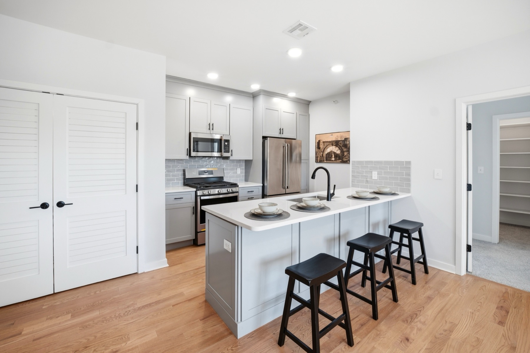 Kitchen island detail — listing